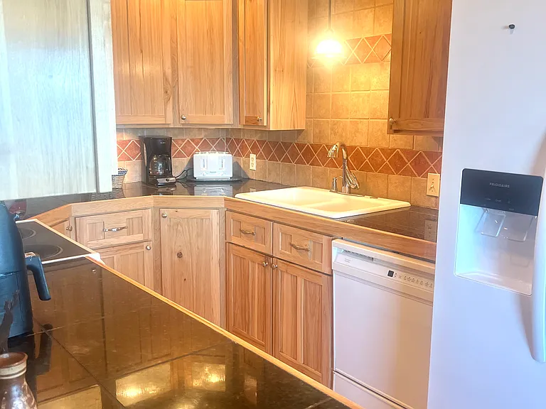 Whiskey Jack Cir — Photo 3