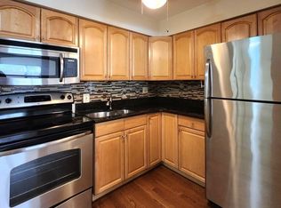 246 S Marion St APT 1D, Oak Park, IL 60302