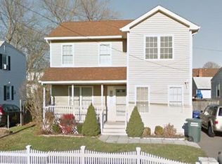 680 Thorme St, Bridgeport, CT 06606