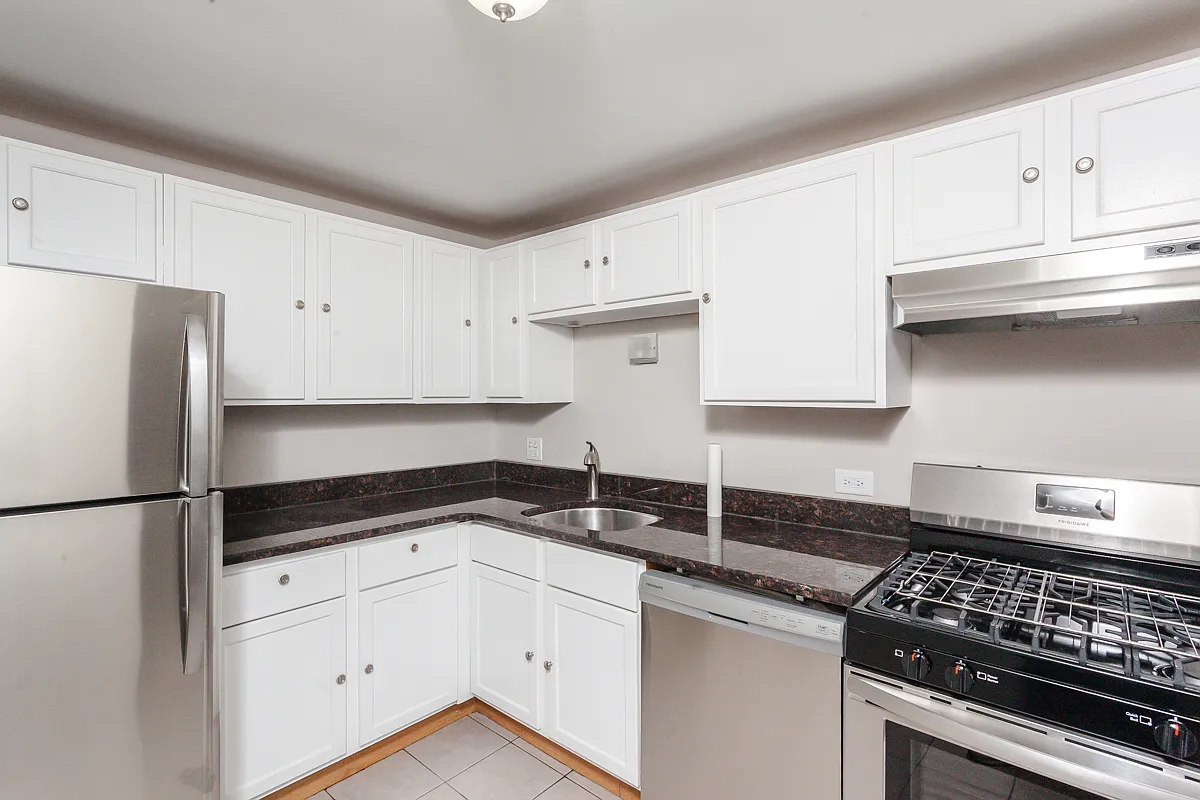 2 bed, 1.0 bath, 980 sqft, $1,850 — Photo 4