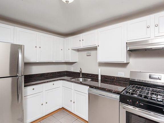 4th image of 1460 Fairlane Dr APT 414