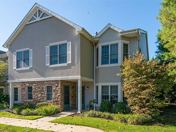 2nd image of 115 Pond View Dr