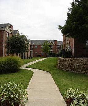 3rd image of 1901 NE Green Oaks Blvd #221
