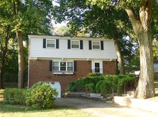 340 Holiday Park Dr, Pittsburgh, PA 15239