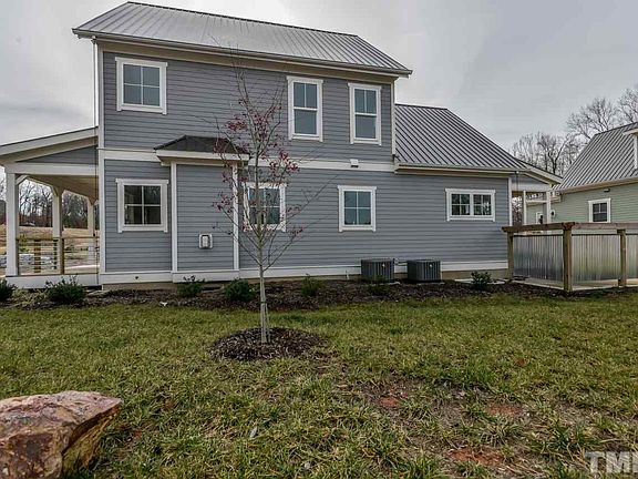 3rd image of 140 S Fiori Hill Dr