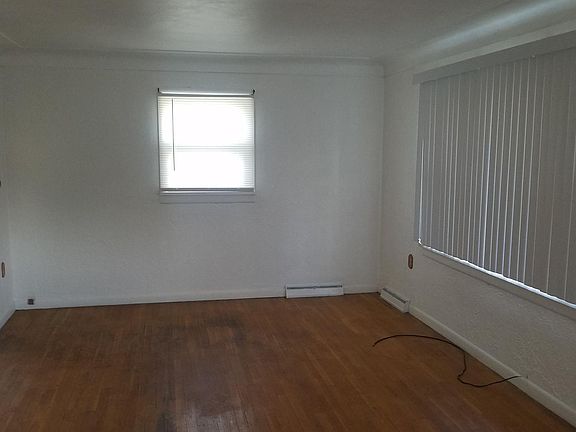3rd image of 817 N 79th St