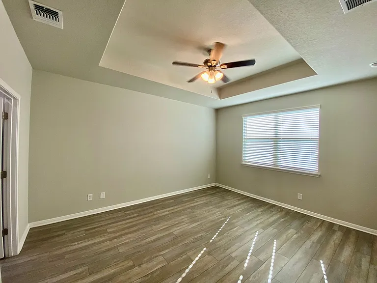 321 Caleb Ct — Photo 9
