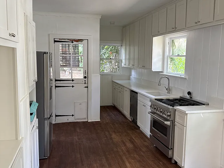 1522 Kings Hwy — Photo 3