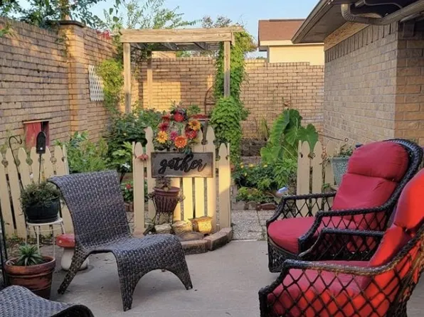 1413 Hickorywood St, Sulphur Springs, TX 75482