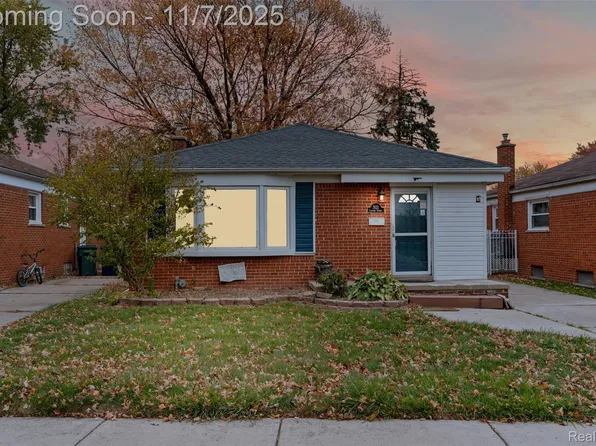 3121 Laclede St, Lincoln Park, MI 48146