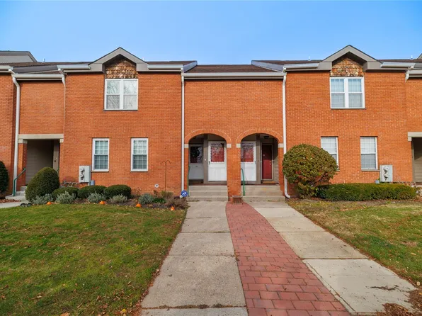 46 Greenmeadow Drive #2, Babylon, NY 11702