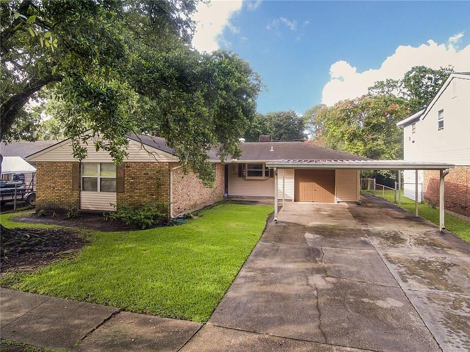 1st image of 528 Chatsworth Dr