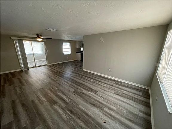 5th image of 5119 Tammy Ln