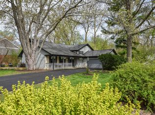 358 Windsor Ln, Inverness, IL 60010