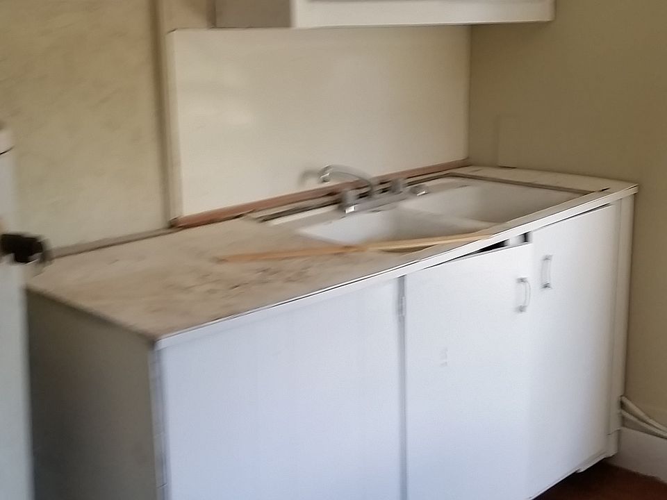 2nd image of 406 Quick St APT 2