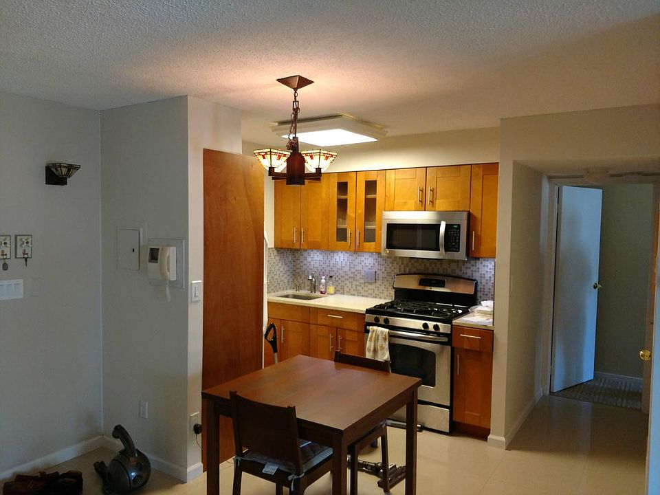 1st image of 95 Essex Dr APT 3C