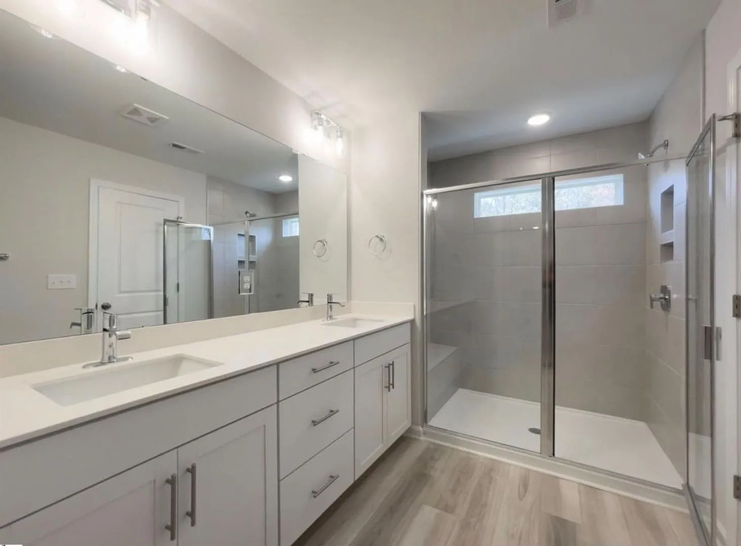 Newly Constructed 3Bedroom Townhouse — Photo 4