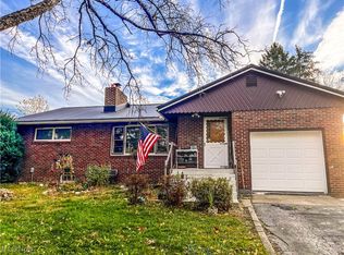 996 Sharon Hogue Rd, Masury, OH 44438