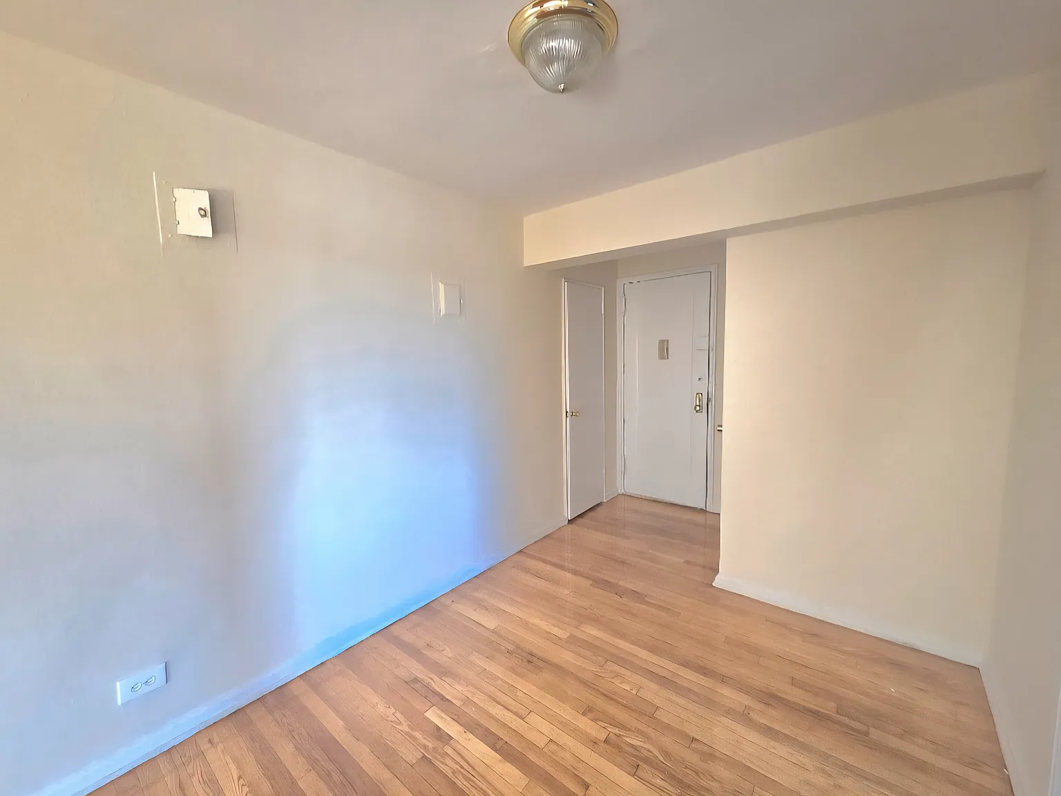 1 bed, 751 sqft, $2,100 — Photo 4