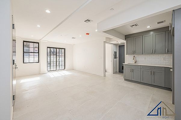 1st image of 2692 Creston Ave #4B