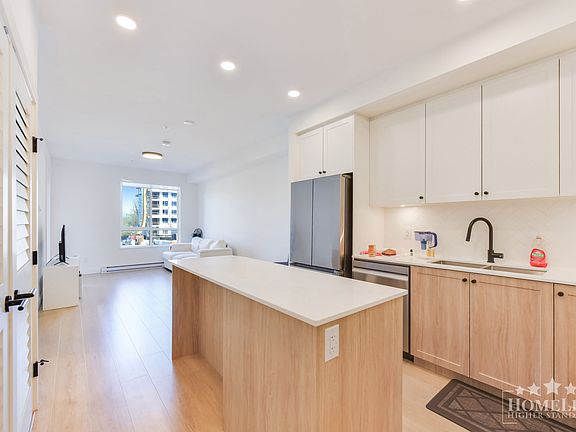 4th image of 19953 76th Ave #106