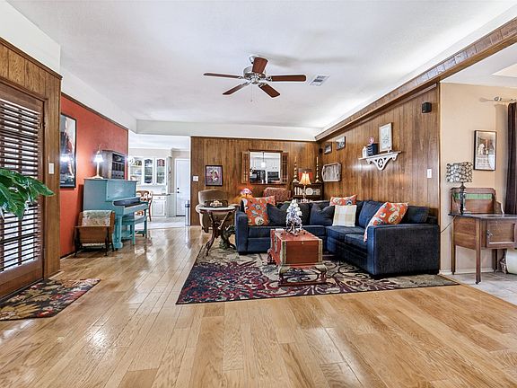 4th image of 1512 McCoy Pl