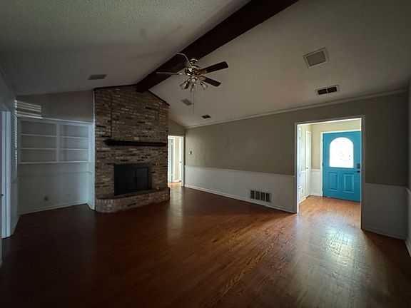 4th image of 613 Carriage Dr