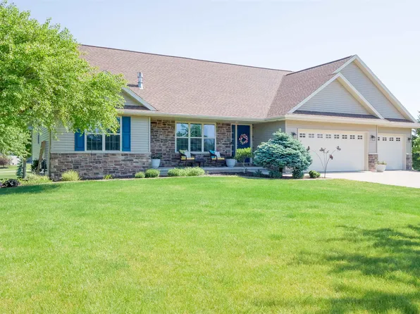 1024 N Summer Breeze Ln, Greenville, WI 54942