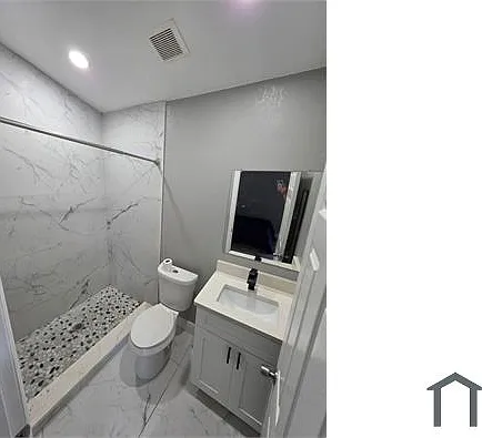 4604 N 72nd St #4 — Photo 3