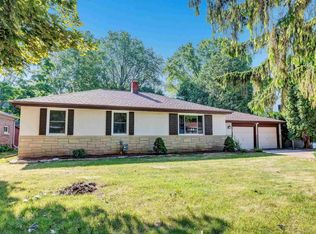 1147 Highview Ln, Green Bay, WI 54304