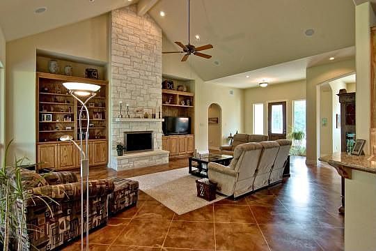 2nd image of 7 Dashwood Ct