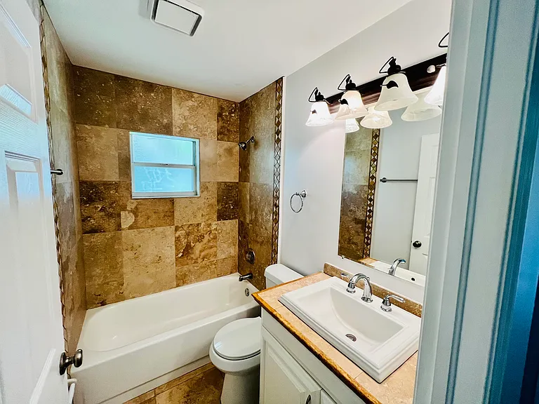 2485 Stonegate Dr — Photo 12