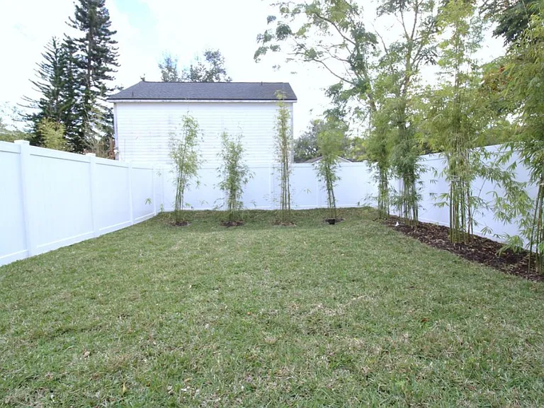 1320 Noble Pl — Photo 23