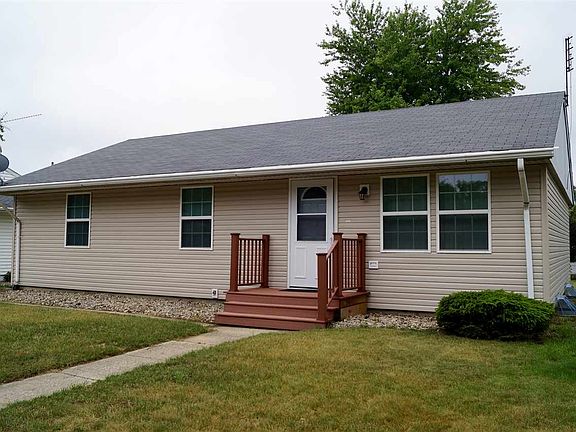 2nd image of 605 N Lindberg Dr