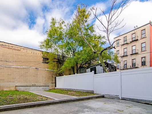 Rented by Compass | media 3