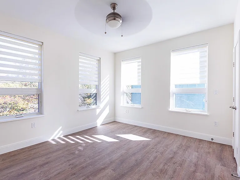 40 Fisher Ave #202 — Photo 3