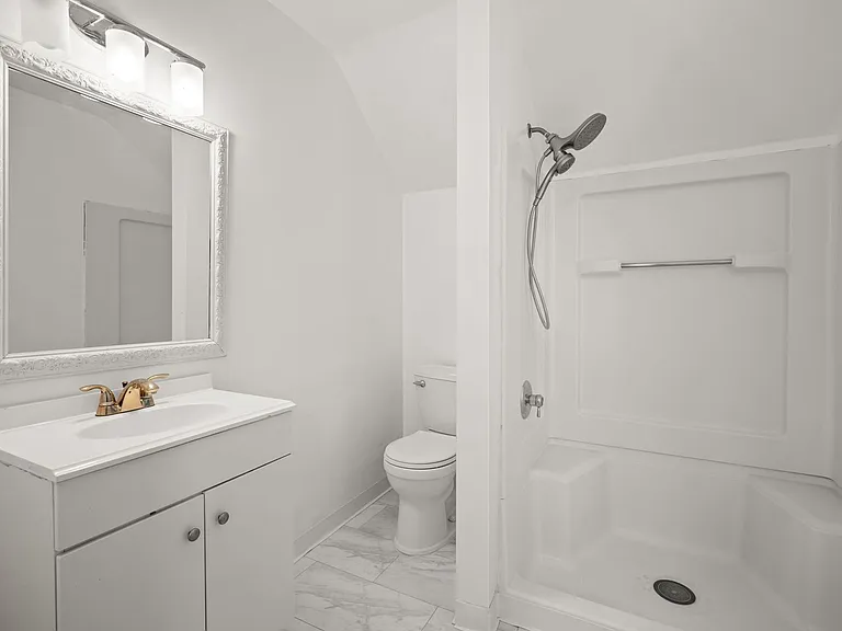 1028 W Chelan Ave — Photo 22
