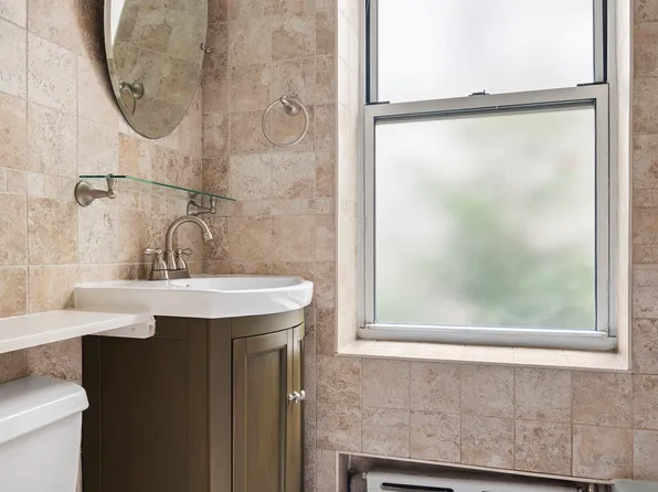 237 West 15th Street image 5 of 6