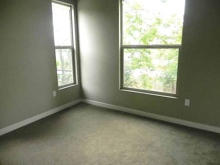 701 Zennia St #B — Photo 16
