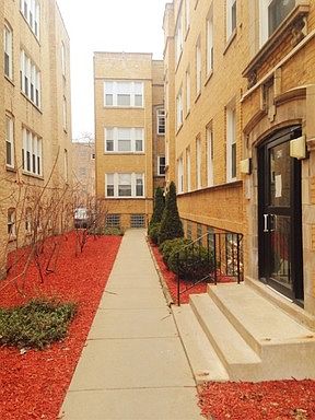 1st image of 6422 S Kenwood Ave APT 2E