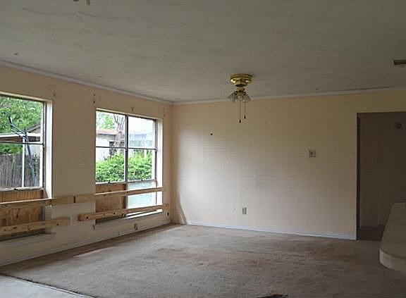 2nd image of 14302 Horseshoe Trl