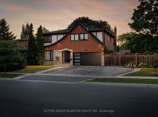 1883 Bough Beeches Blvd, Mississauga, ON L4W2J8