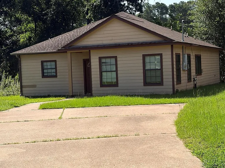 3123 Molly Dr — Photo 1
