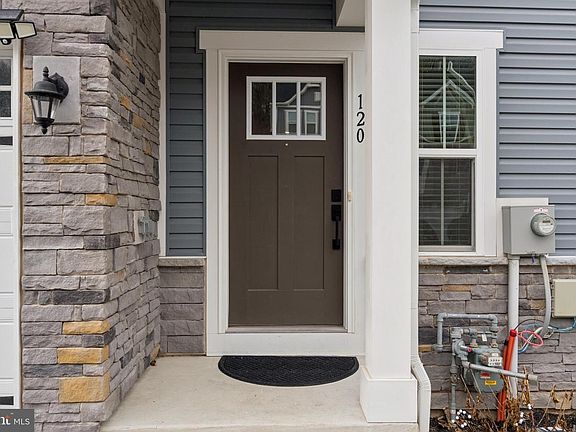 5th image of 120 Arden Way