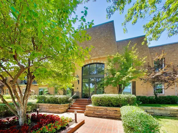 1230 Park Ave W APT 236, Highland Park, IL 60035