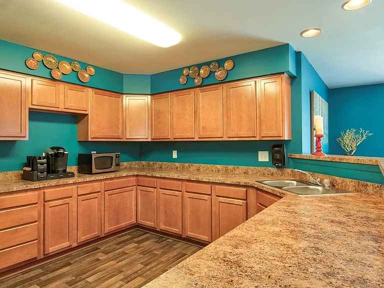 Bridgeport Apartments — Photo 12