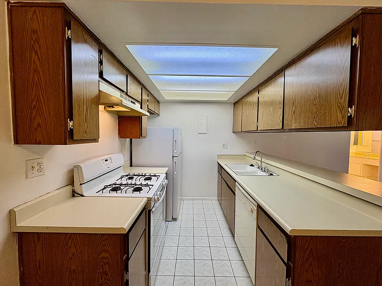 8505 Columbus Ave #106 — Photo 12