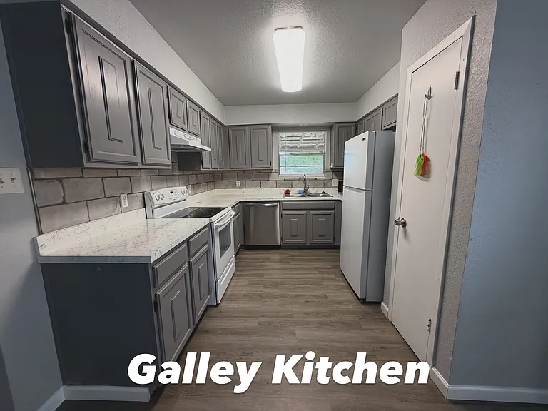 112 Forestwood Dr — Photo 5