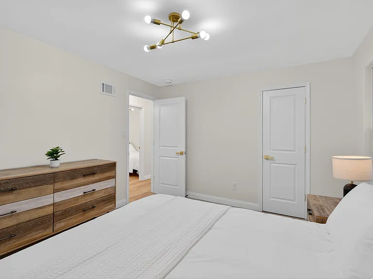 9011 Gedde Ave — Photo 17