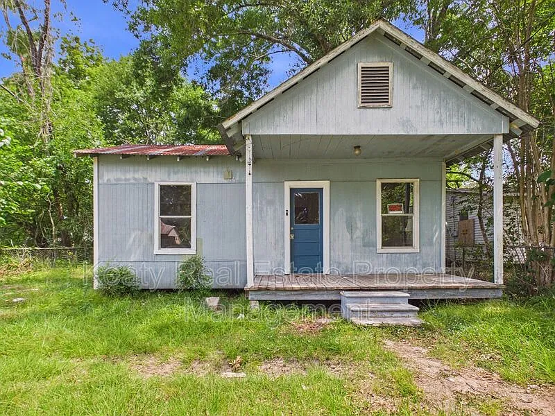 2 bed, 1.0 bath, 762 sqft, $675 — Photo 1